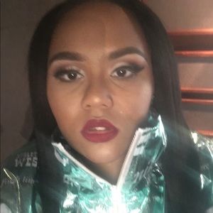 Meet your Posher, Anissa